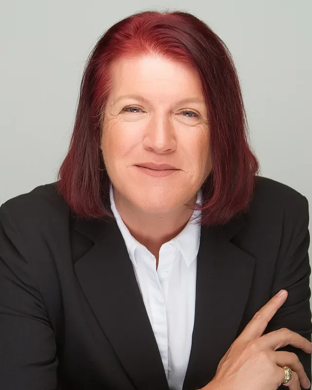 Nicki Ward, from Qtarchive, via Wikimedia Commons.